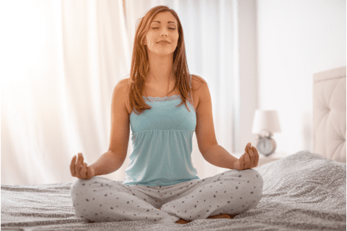 Apprendre le yoga kundalini : les bienfaits dans votre quotidienne concentration yoga kundalini